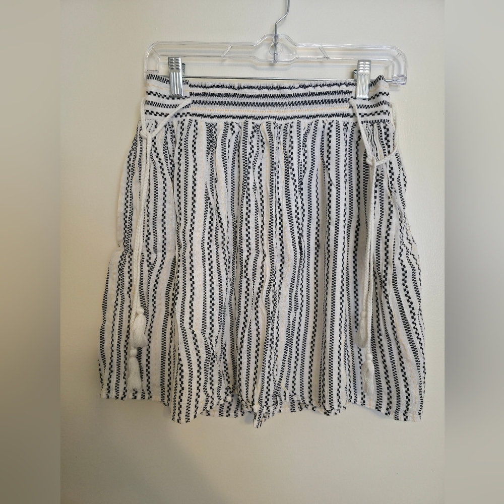 Old Navy Boho Striped Tassel Waist Shorts | Black & White | Size M